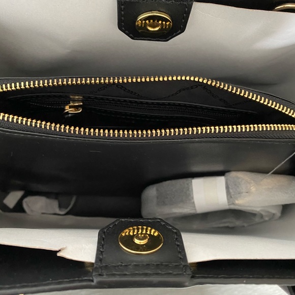 📌SOLD MICHAEL KORS Black Satchel - Picture 9 of 15